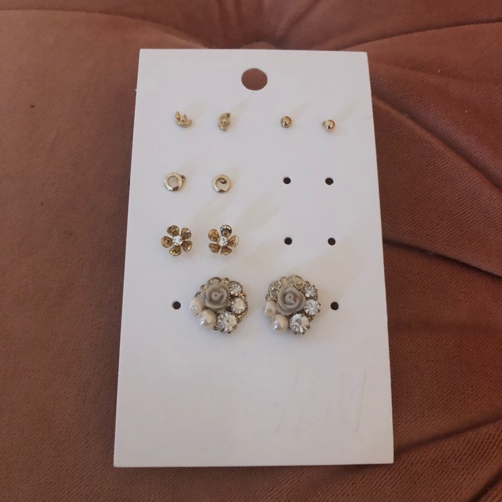 🌸 NWT H&M earrings-  bundle for discount